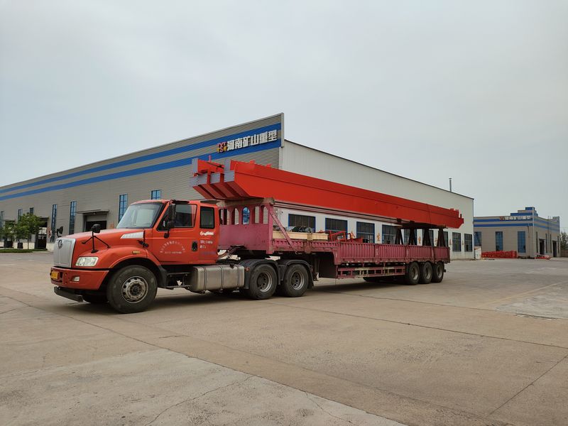 電動(dòng)葫蘆橋式起重機(jī) 3臺(tái) LH5t-17m 制作完成，發(fā)往河南漯河交付客戶使用。