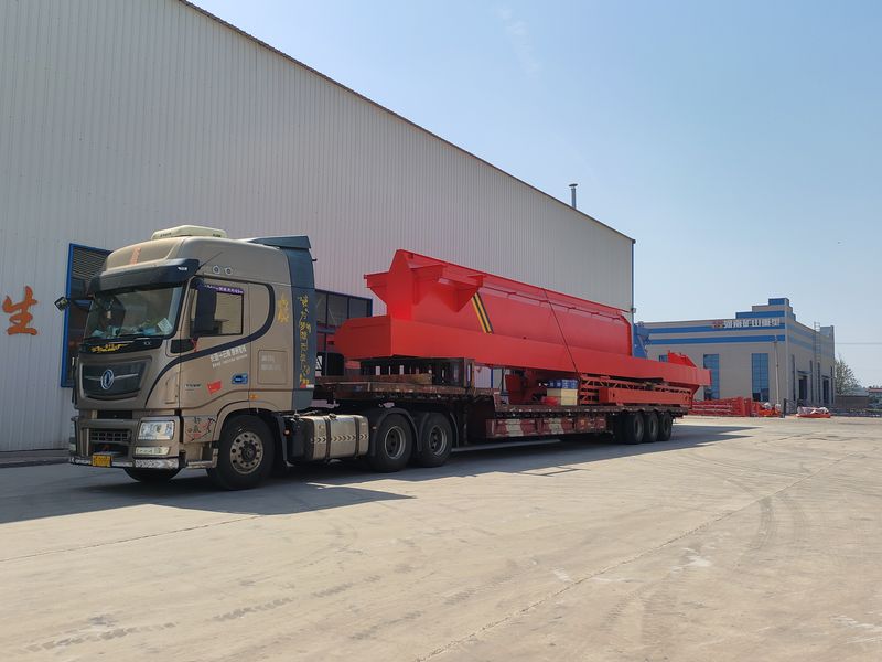 電動(dòng)葫蘆門(mén)式起重機(jī) MHxh16t—32m 制作完成，發(fā)往新疆交付客戶使用。